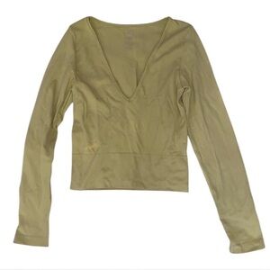 aura yellow cream v-neck long sleeve top size medium/large